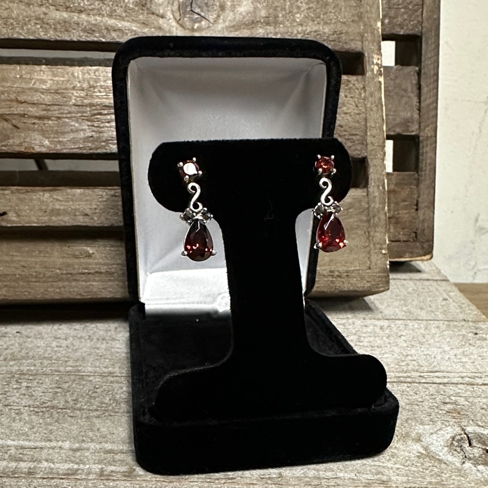 925 sterling silver great shape cubic zirconia red faceted crystal drop earrings